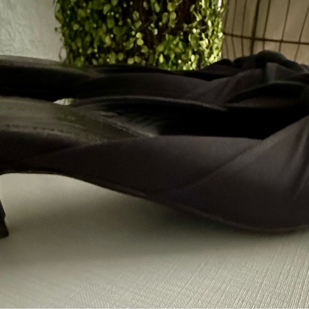 Balenciaga Jet Black Knotted Pointed-Toe Kitten Heel size 5.5 but will fit a 6. - Picture 11 of 13